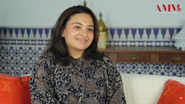 professora-islamica-se-converte-ao-sonhar-com-jesus:-“quando-voce-bate,-ele-abre-a-porta”