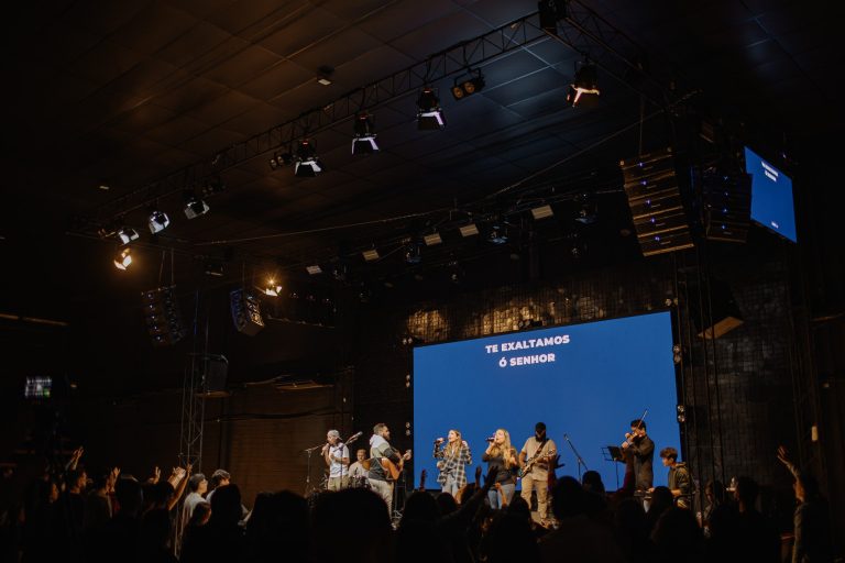 festival-overflow-celebra-arte,-proposito-e-avivamento-em-parque-de-porto-alegre