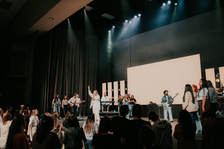 thamires-garcia-e-ministerio-aproxime-se-lancam-“em-alianca”