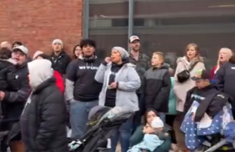 mais-de-100-cristaos-adoram-em-clinica-de-aborto-em-chicago:-‘celebramos-a-vida’