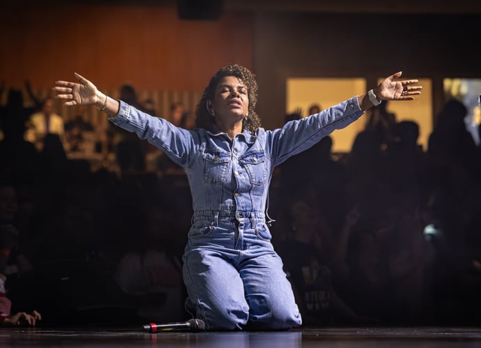 nivea-soares-apresenta-nova-versao-ao-vivo-da-cancao-rio - ReviverNoticiasGospel nivea-soares-apresenta-nova-versao-ao-vivo-da-cancao-“rio”