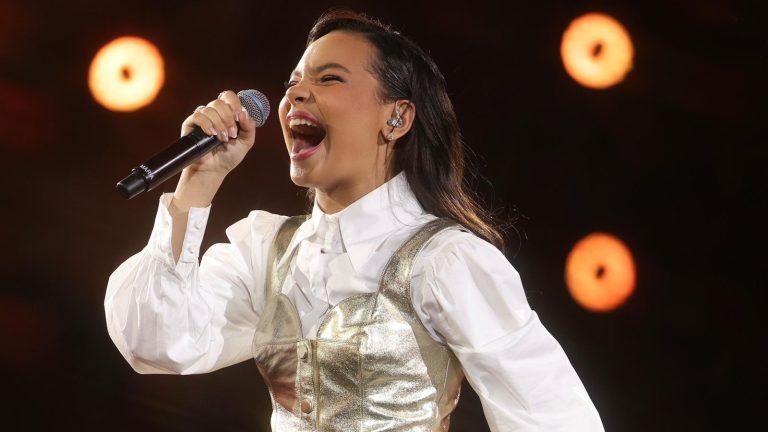 maria-marcal-lanca-versao-de-“ele-nao-desiste-de-voce”