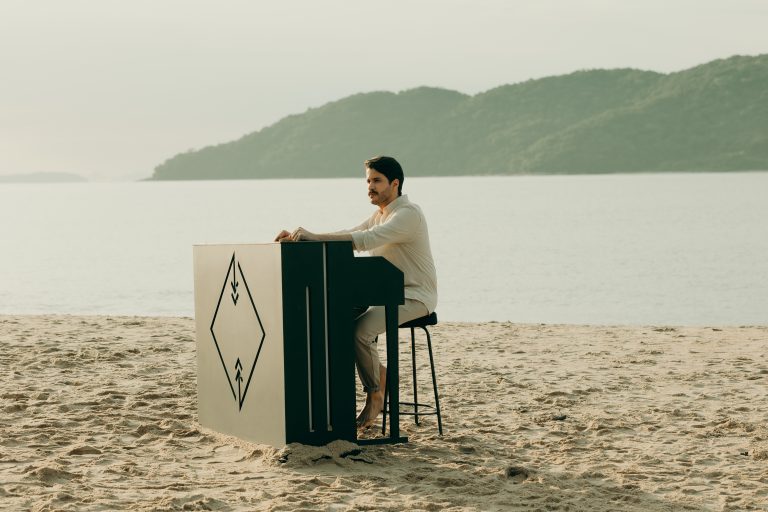 gabriel-guedes-lanca-clipe-de-“se-forte”,-baseado-em-testemunho-de-sua-familia