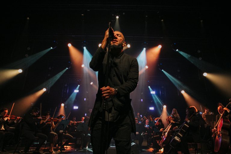 rodolfo-abrantes-lanca-ep-gravado-ao-vivo-com-orquestra-sinfonica