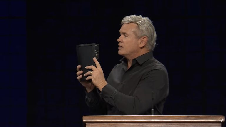 pastor-diz-que-aumento-do-antissemitismo-e-sinal-do-fim-dos-tempos-doutrina-de-demonios - ReviverNoticiasGospel pastor-diz-que-aumento-do-antissemitismo-e-sinal-do-fim-dos-tempos:-“doutrina-de-demonios”