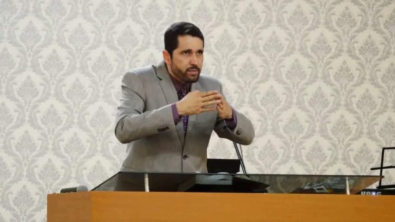 pastor-conta-que-se-libertou-do-crack-apos-amigo-passar-7-anos-orando-por-ele - ReviverNoticiasGospel pastor-conta-que-se-libertou-do-crack-apos-amigo-passar-7-anos-orando-por-ele