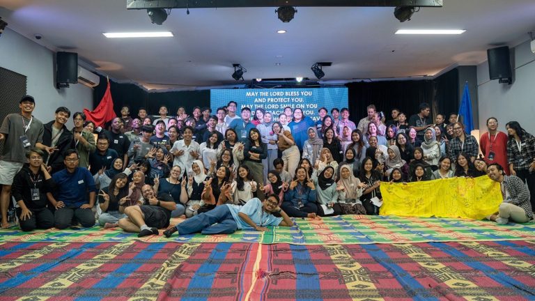 ministerio-alcanca-universitarios-muculmanos-com-aulas-de-ingles-na-indonesia