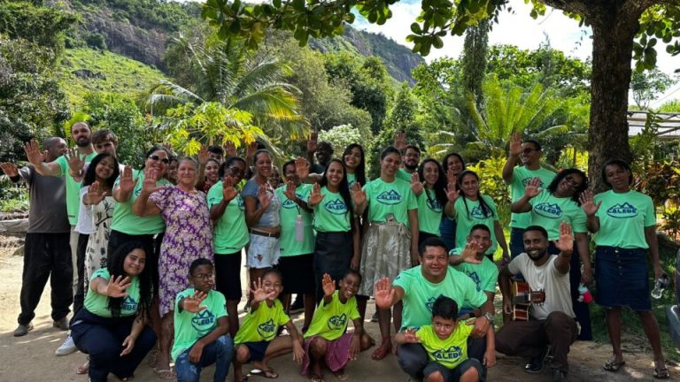 jovens-evangelizam-nas-ferias-e-levam-200-pessoas-ao-batismo-em-minas-gerais